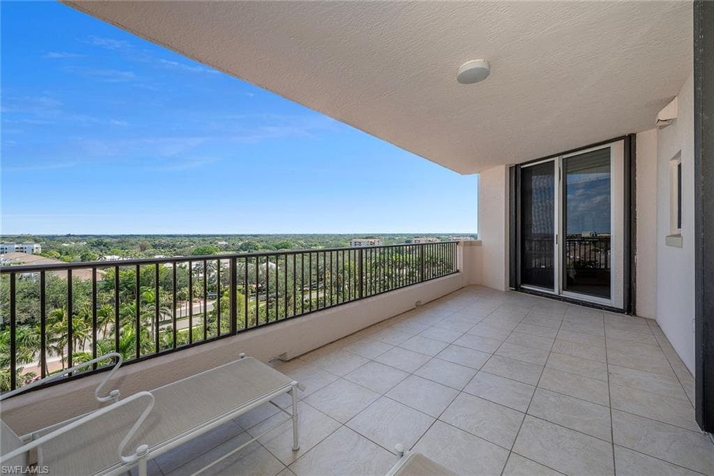 7575 Pelican Bay Blvd 902, Naples, FL 34108-19