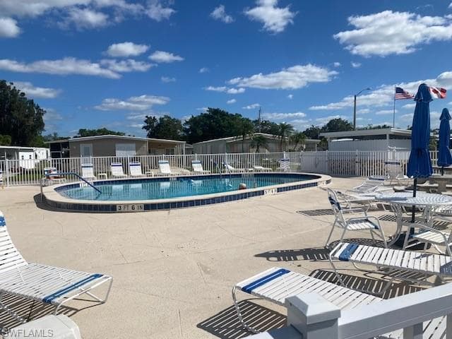 2738 Indianwood Dr, North Fort Myers, FL 33917-40