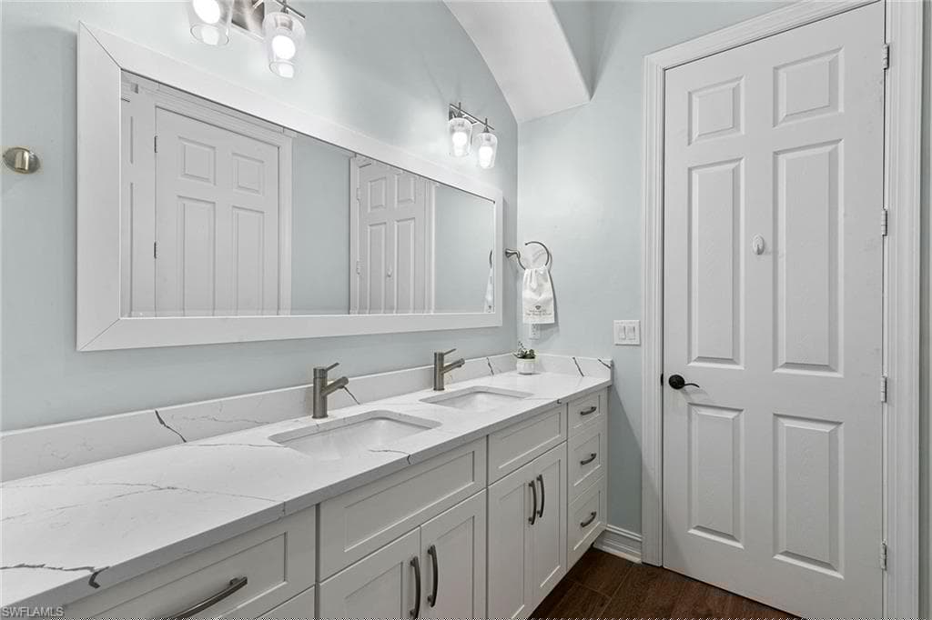3747 Fountainhead Ln, Naples, FL 34103-26