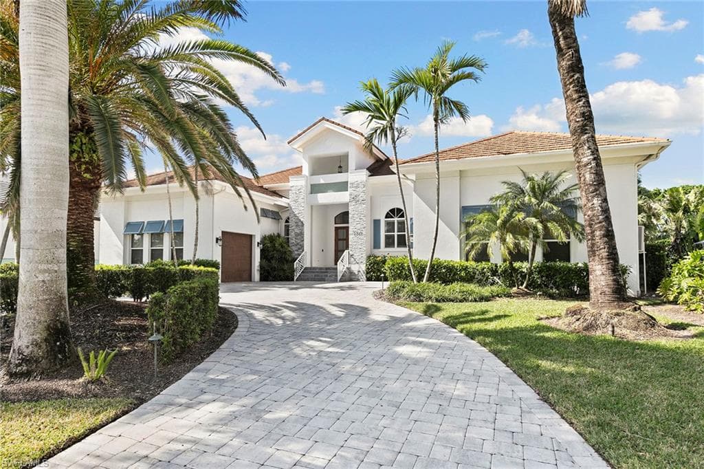 3747 Fountainhead Ln, Naples, FL 34103-2