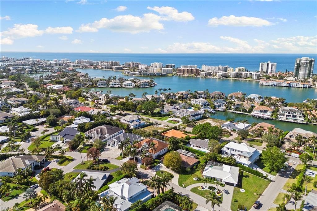 3747 Fountainhead Ln, Naples, FL 34103-33