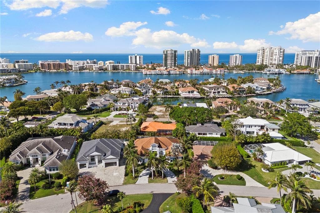 3747 Fountainhead Ln, Naples, FL 34103-35