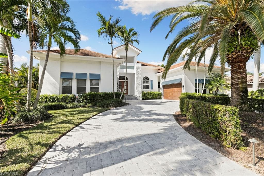 3747 Fountainhead Ln, Naples, FL 34103-37