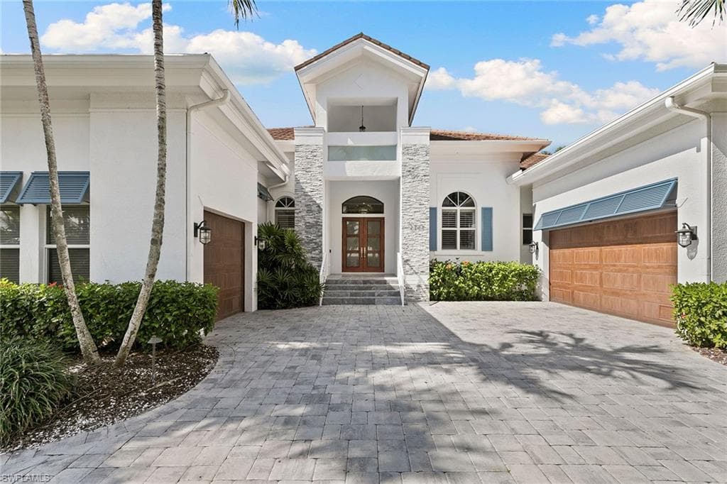 3747 Fountainhead Ln, Naples, FL 34103-3