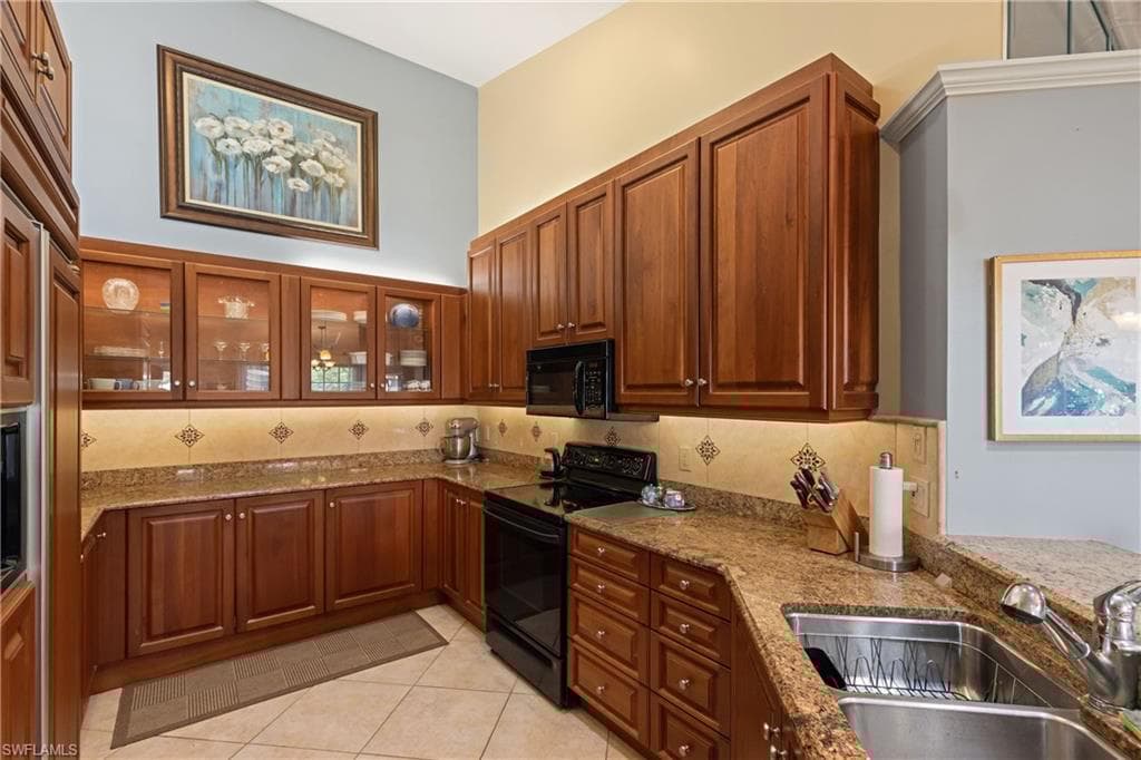 15064 Sterling Oaks Dr, Naples, FL 34110-17