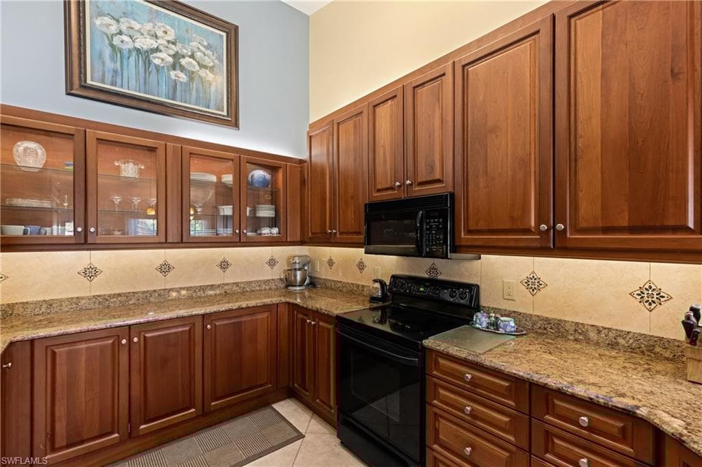15064 Sterling Oaks Dr, Naples, FL 34110-18