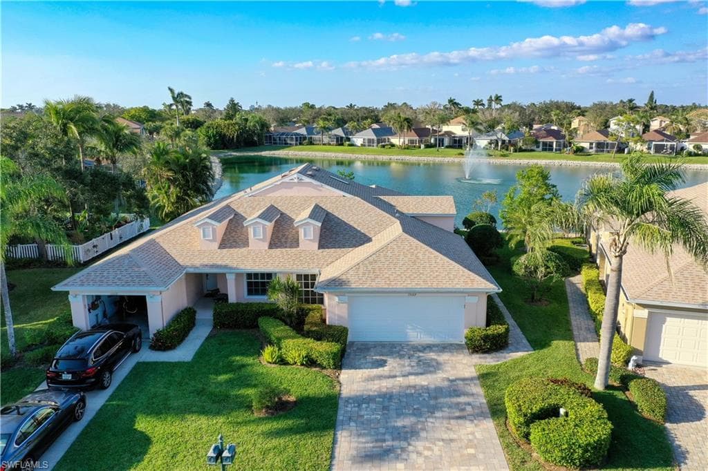 15064 Sterling Oaks Dr, Naples, FL 34110-1