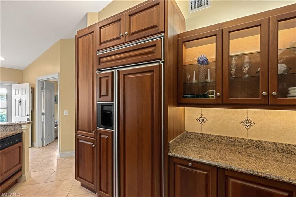 15064 Sterling Oaks Dr, Naples, FL 34110-19