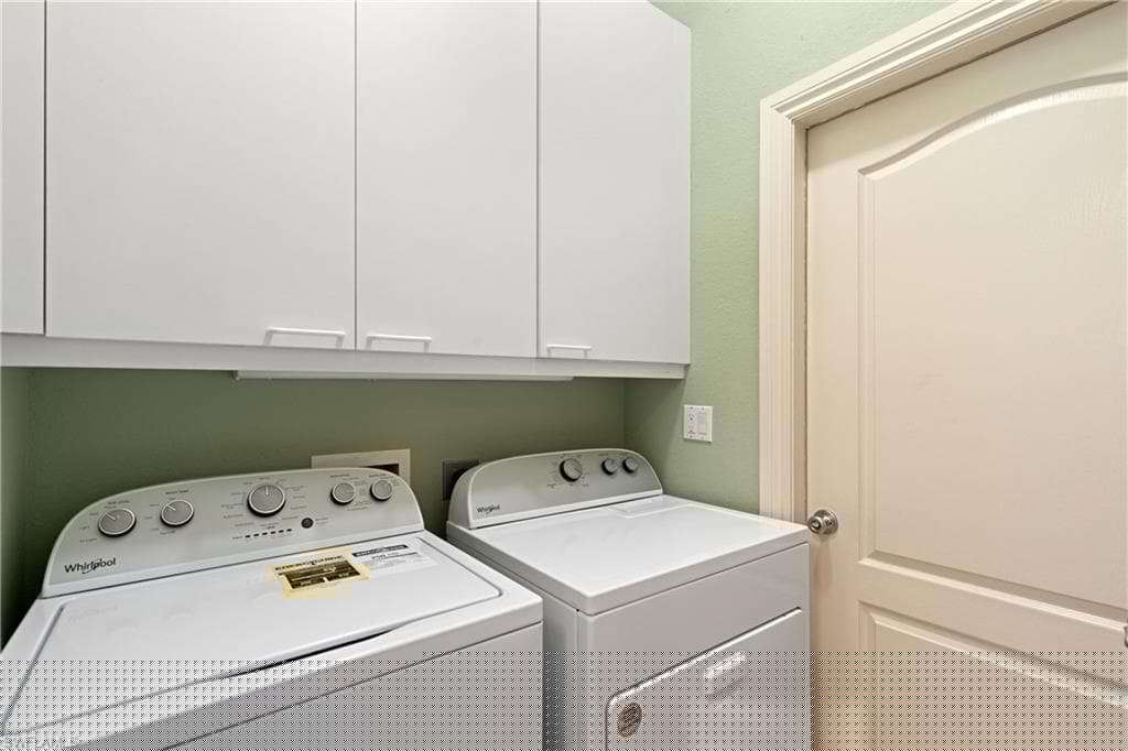 15064 Sterling Oaks Dr, Naples, FL 34110-28