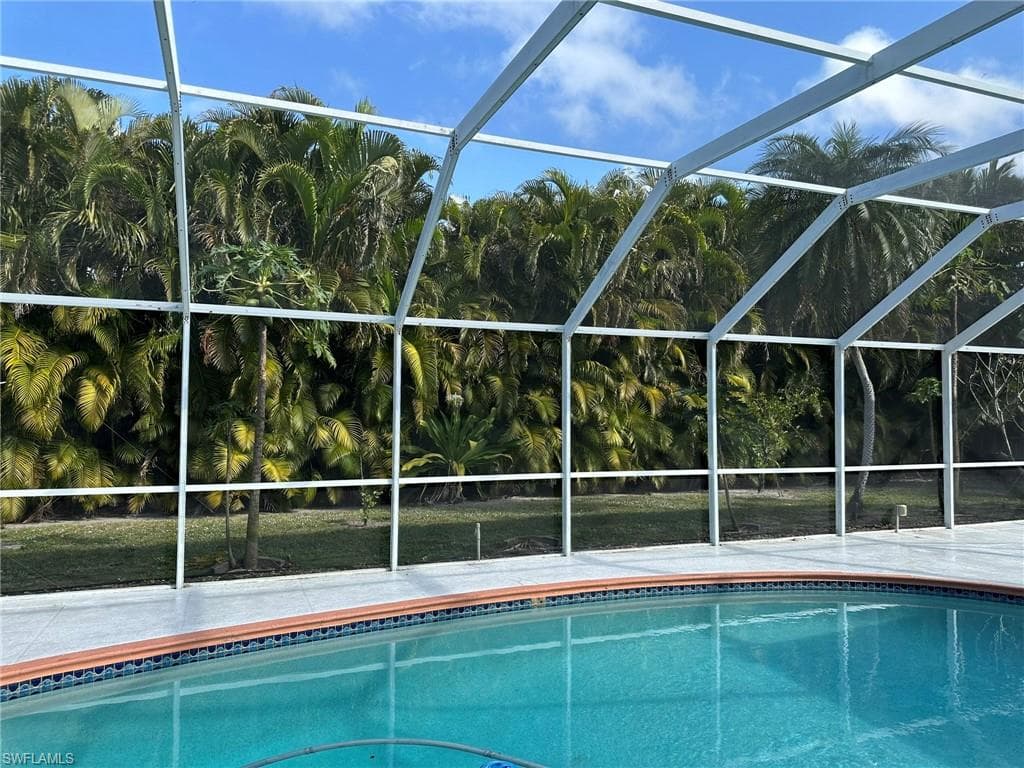 639 Pompano Dr, Naples, FL 34110-4