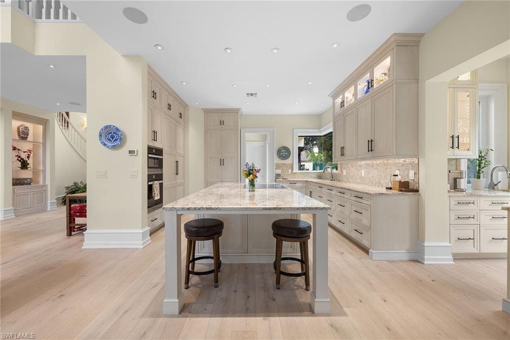 7849 Via Vecchia, Naples, FL 34108-12