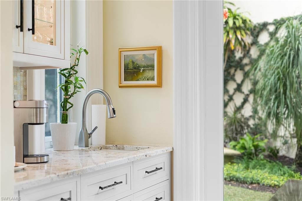 7849 Via Vecchia, Naples, FL 34108-16