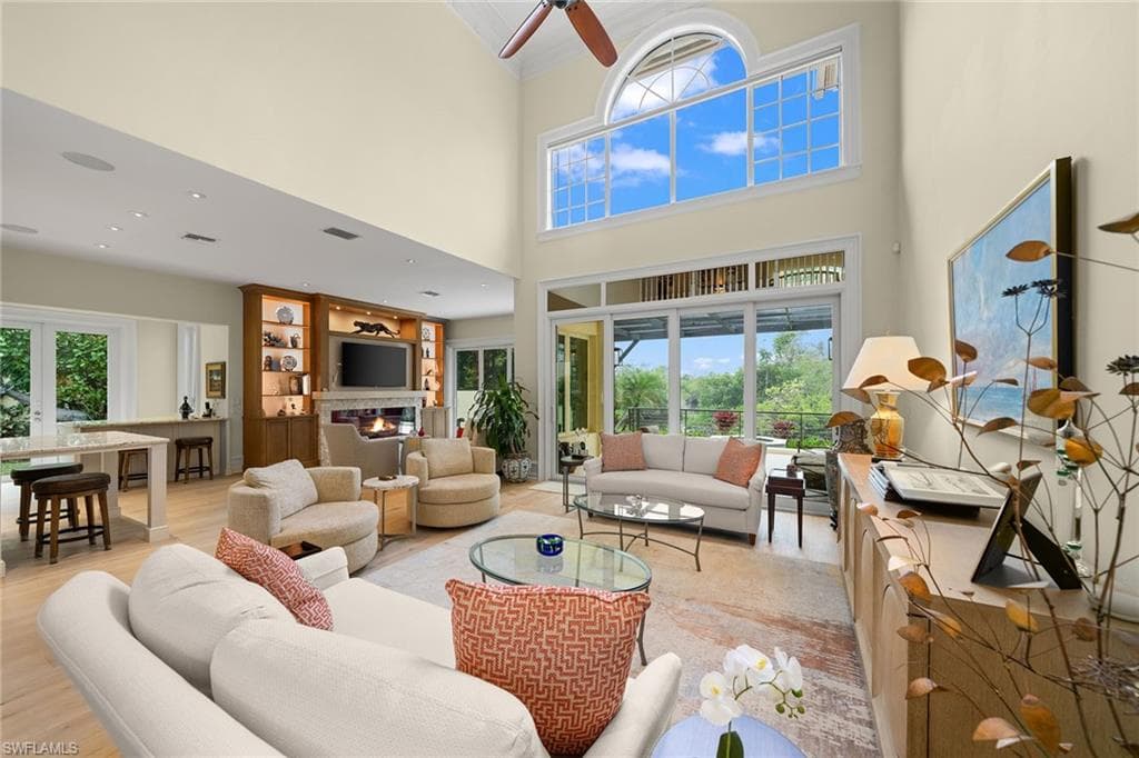 7849 Via Vecchia, Naples, FL 34108-7