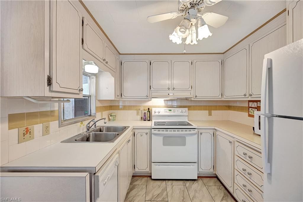 114 Enchanting Blvd, Naples, FL 34112-11