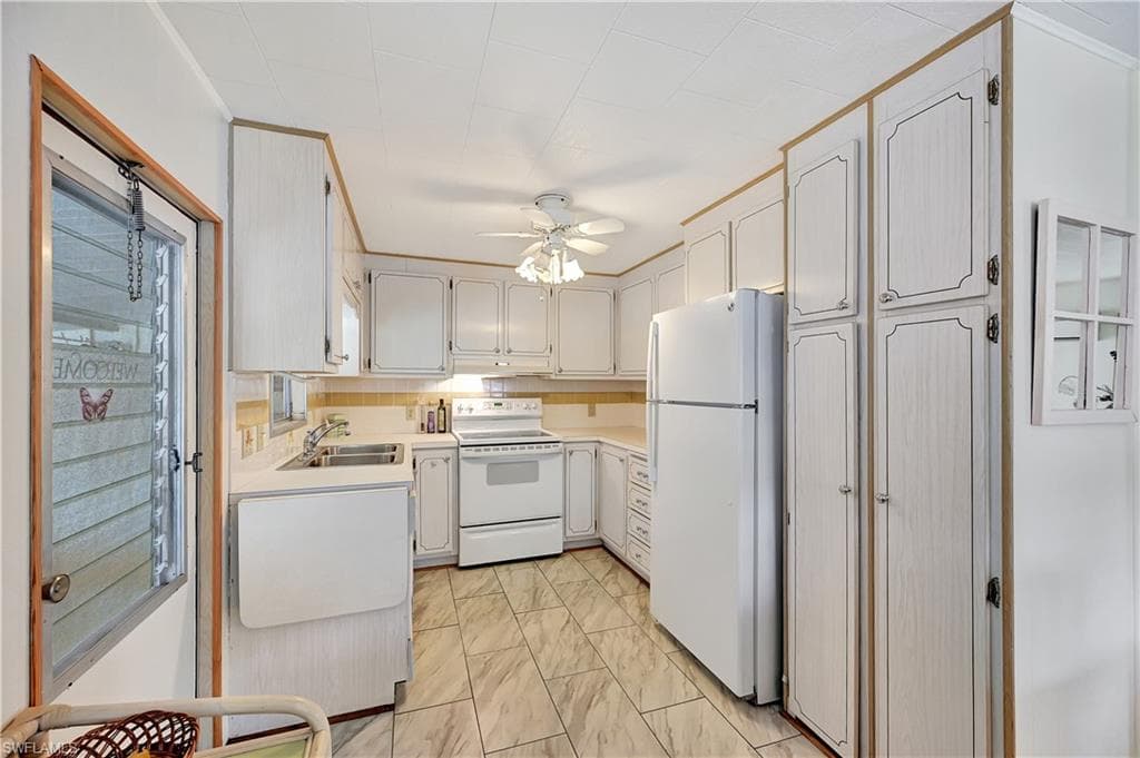 114 Enchanting Blvd, Naples, FL 34112-12