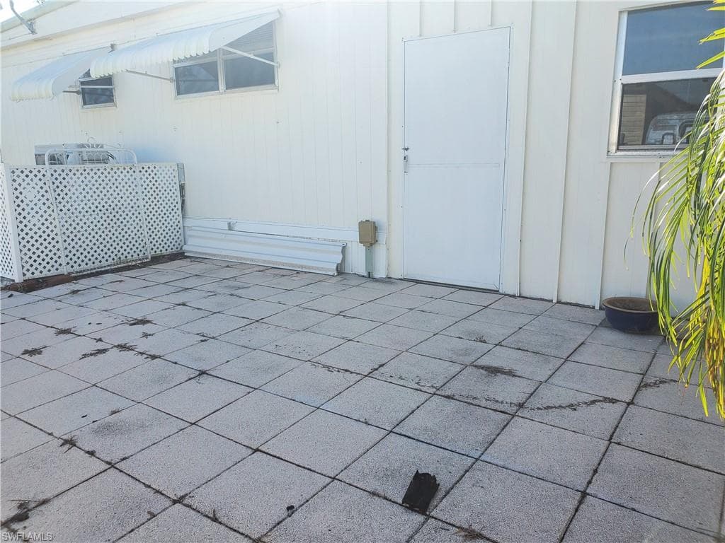 114 Enchanting Blvd, Naples, FL 34112-23