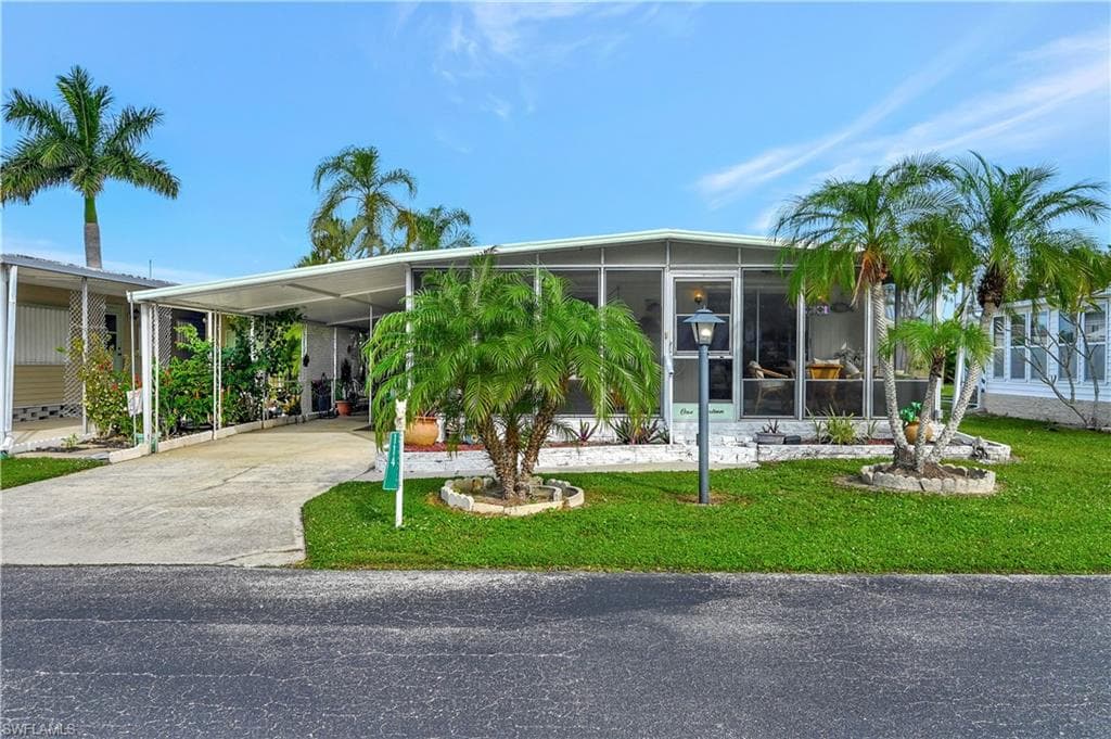 114 Enchanting Blvd, Naples, FL 34112-2
