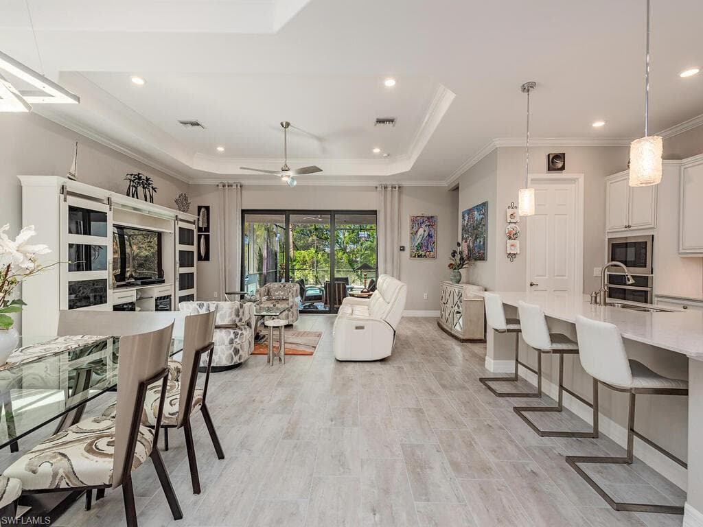 1819 Mustique St, Naples, FL 34120-11