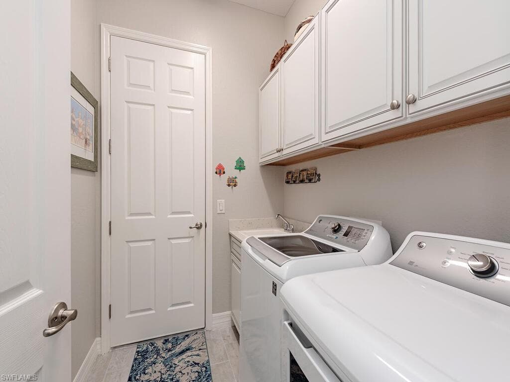 1819 Mustique St, Naples, FL 34120-24
