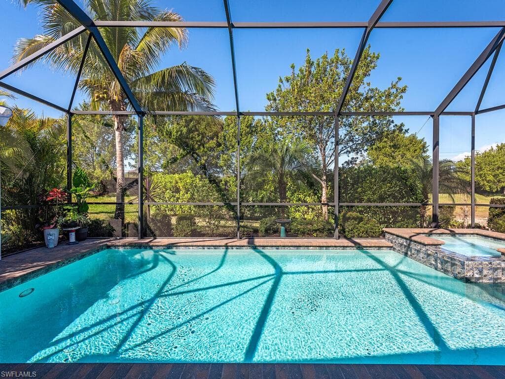 1819 Mustique St, Naples, FL 34120-3