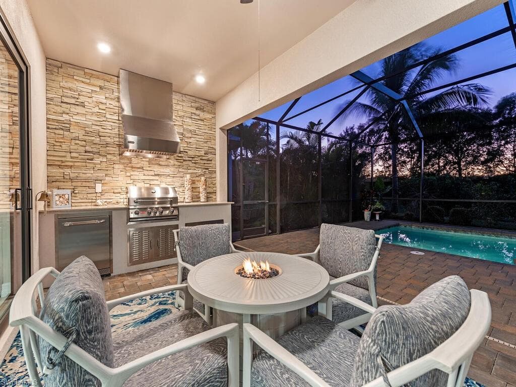 1819 Mustique St, Naples, FL 34120-5