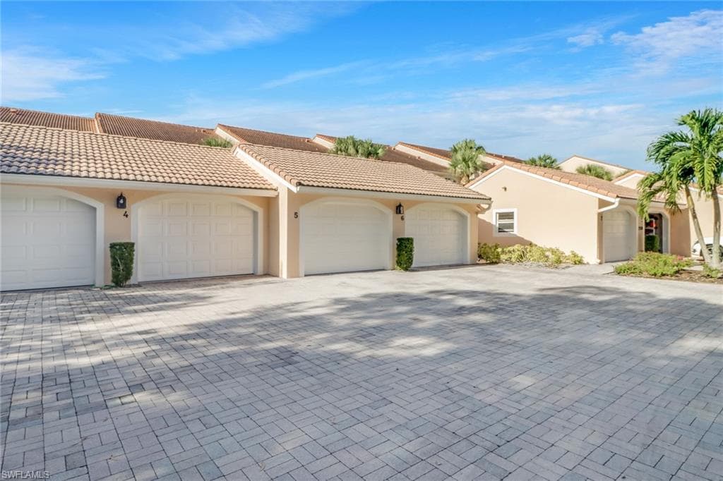 2100 Cascades Dr 4904, Naples, FL 34112-25
