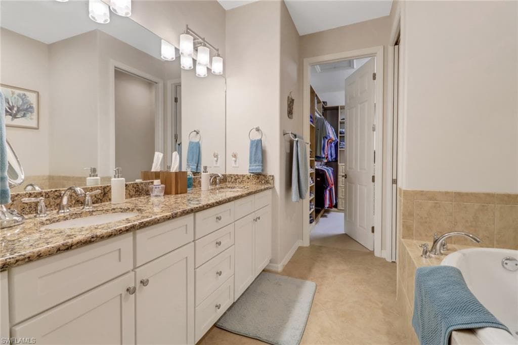 9070 Albion Ln N 5805, Naples, FL 34113-21