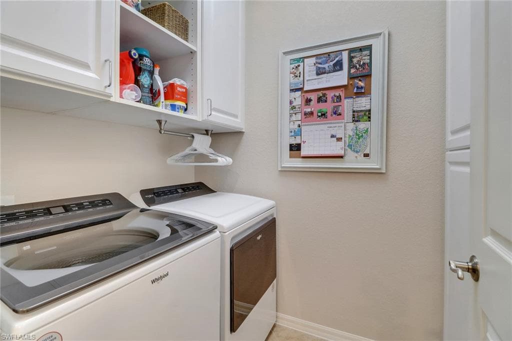 9070 Albion Ln N 5805, Naples, FL 34113-26