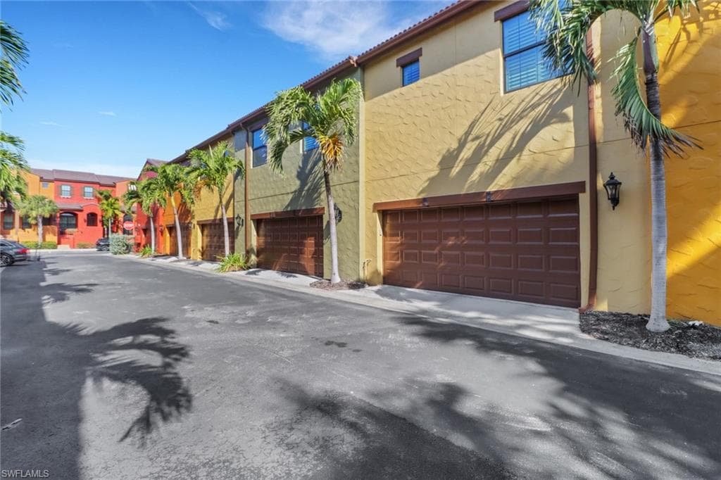 9070 Albion Ln N 5805, Naples, FL 34113-27