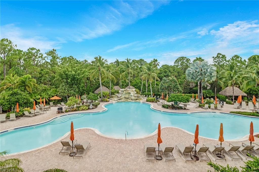 9070 Albion Ln N 5805, Naples, FL 34113-38