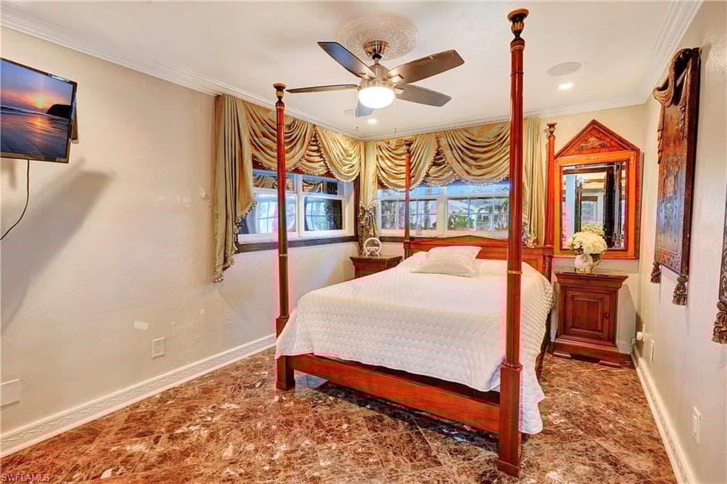 1013 44th St, Cape Coral, FL 33904-17