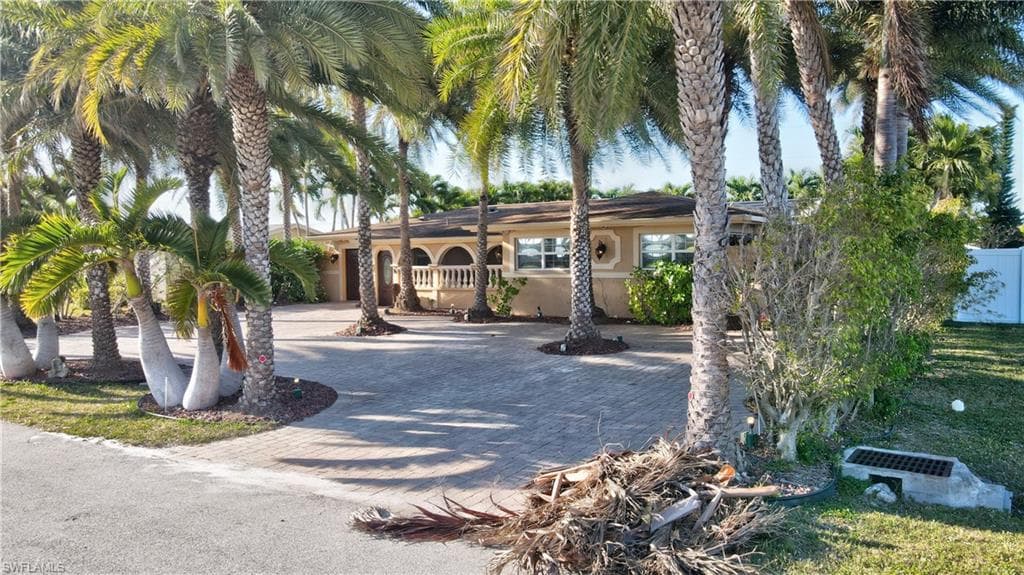 1013 44th St, Cape Coral, FL 33904-47