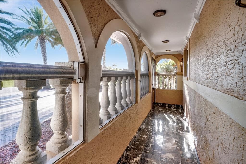 1013 44th St, Cape Coral, FL 33904-5