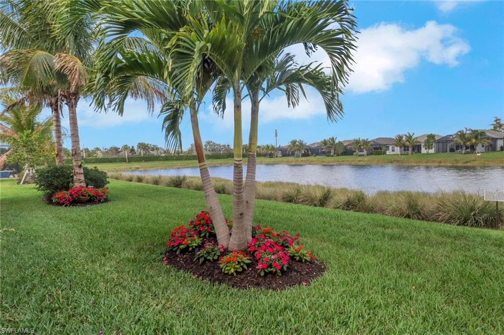 11528 Jacaranda Dr, Naples, FL 34120-22