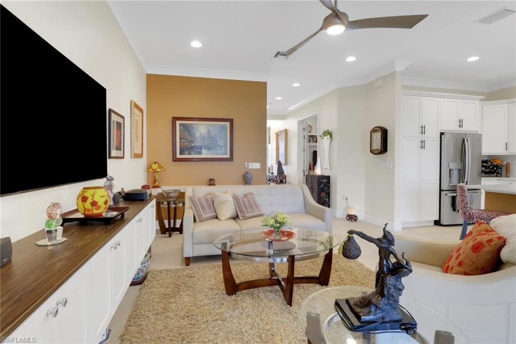 11528 Jacaranda Dr, Naples, FL 34120-7