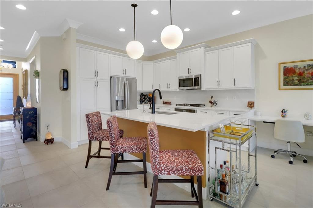 11528 Jacaranda Dr, Naples, FL 34120-8