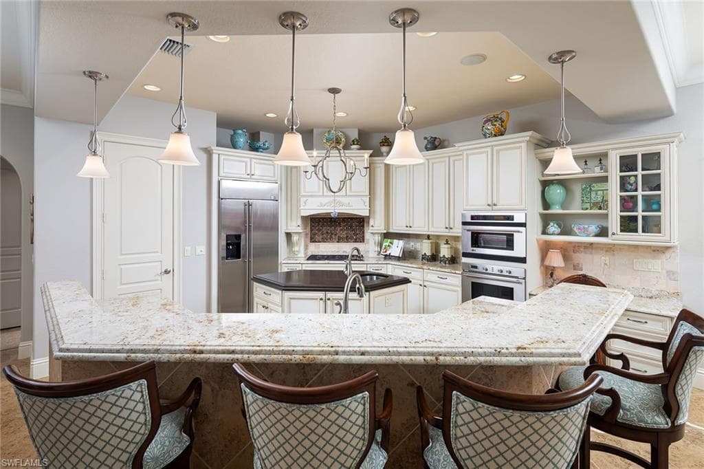 614 Bow Line Dr, Naples, FL 34103-9