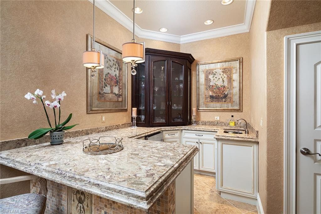 614 Bow Line Dr, Naples, FL 34103-24