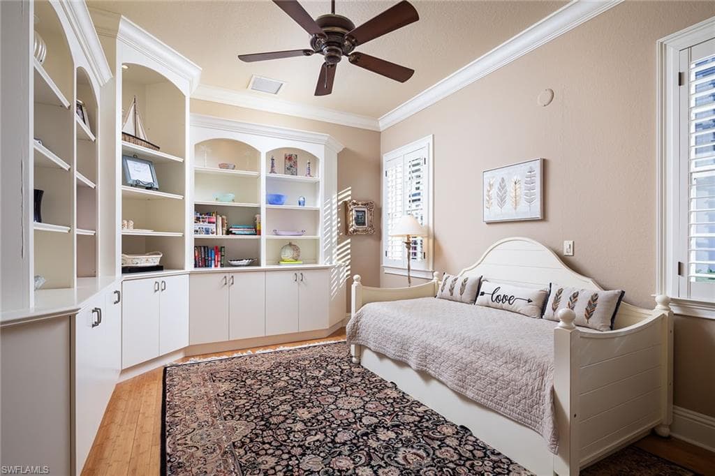 614 Bow Line Dr, Naples, FL 34103-28