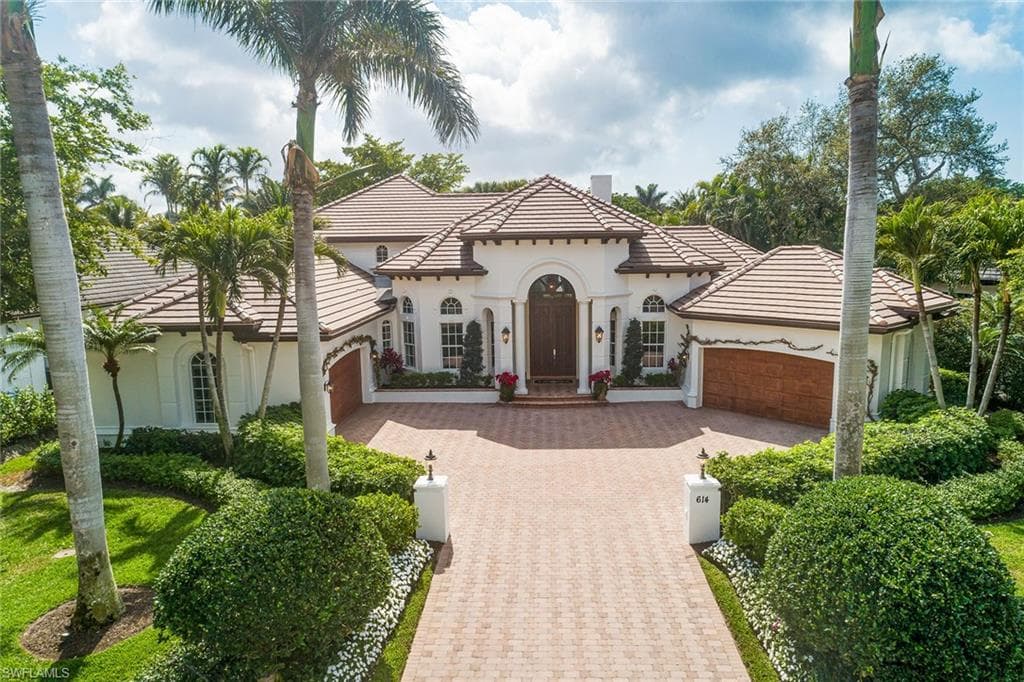 614 Bow Line Dr, Naples, FL 34103-37