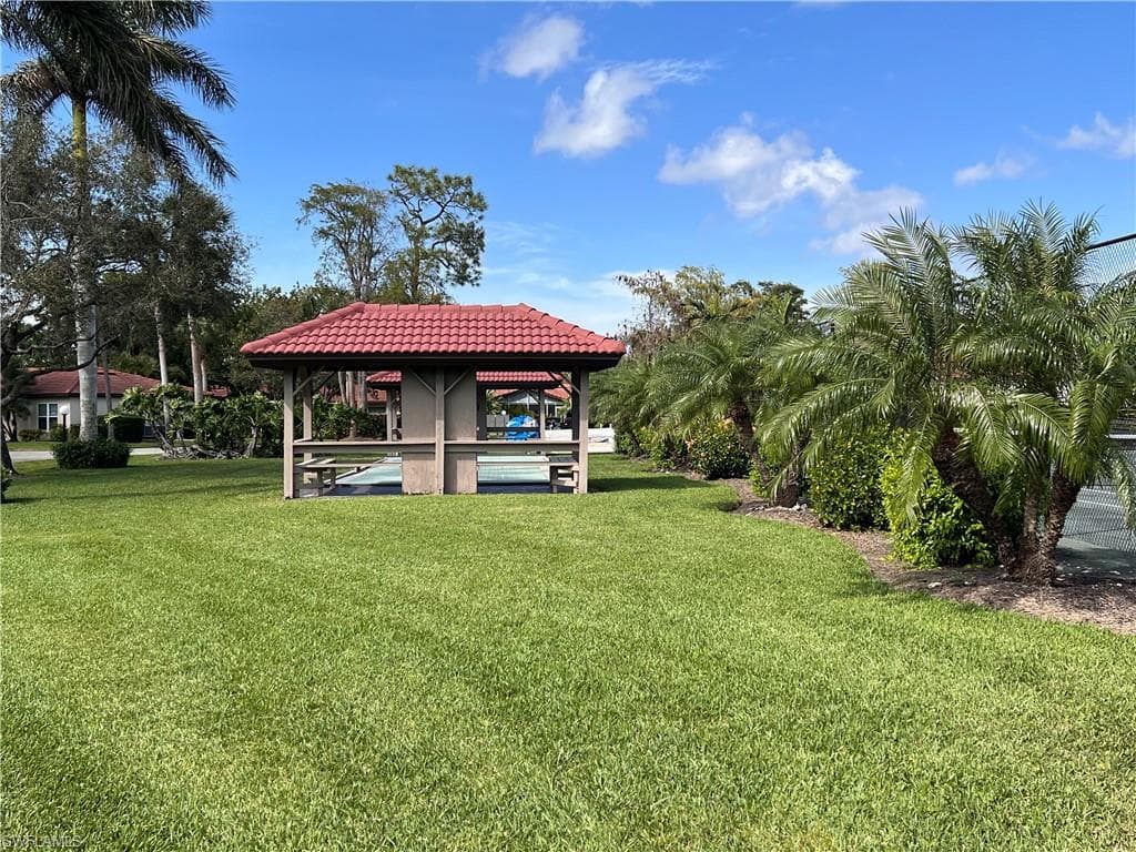 1086 Forest Lakes Dr 9305, Naples, FL 34105-19
