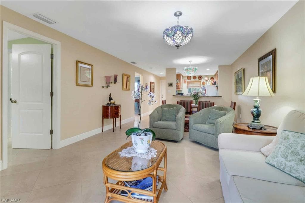 5595 Rattlesnake Hammock Rd C-19, Naples, FL 34113-12