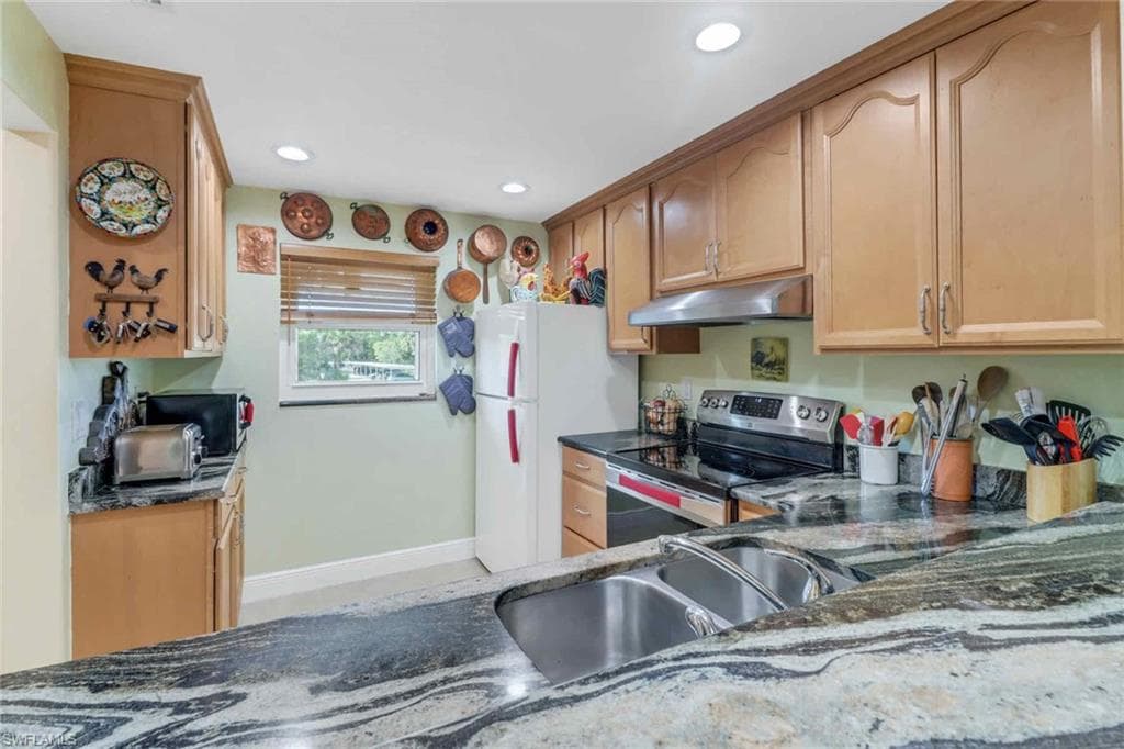 5595 Rattlesnake Hammock Rd C-19, Naples, FL 34113-4