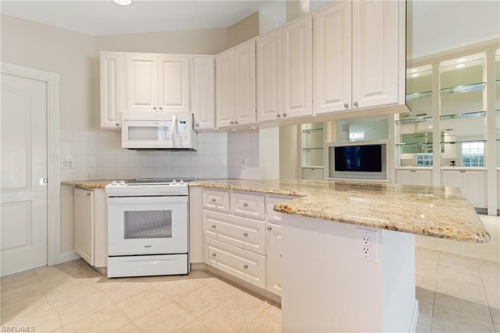 5065 Ventura Ct, Naples, FL 34109-9