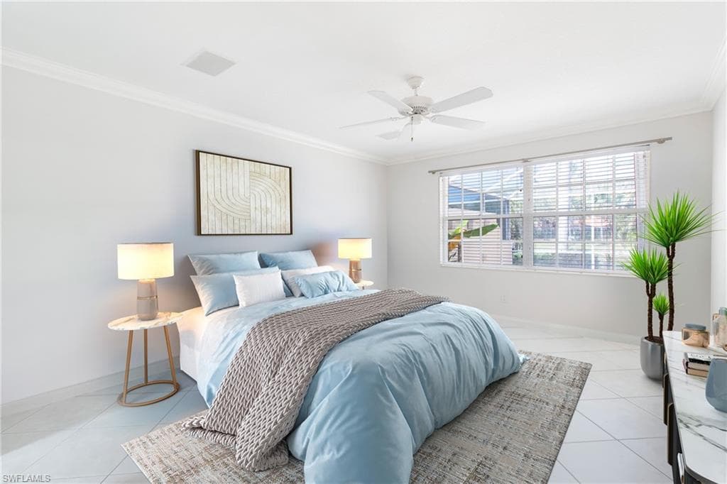 5065 Ventura Ct, Naples, FL 34109-11
