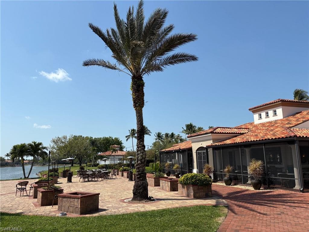 5065 Ventura Ct, Naples, FL 34109-19