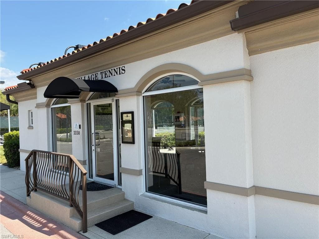 5065 Ventura Ct, Naples, FL 34109-22