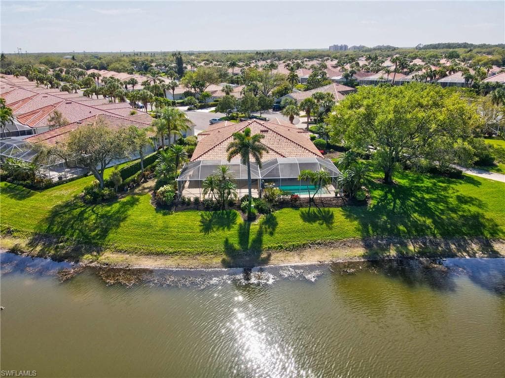 5065 Ventura Ct, Naples, FL 34109-1