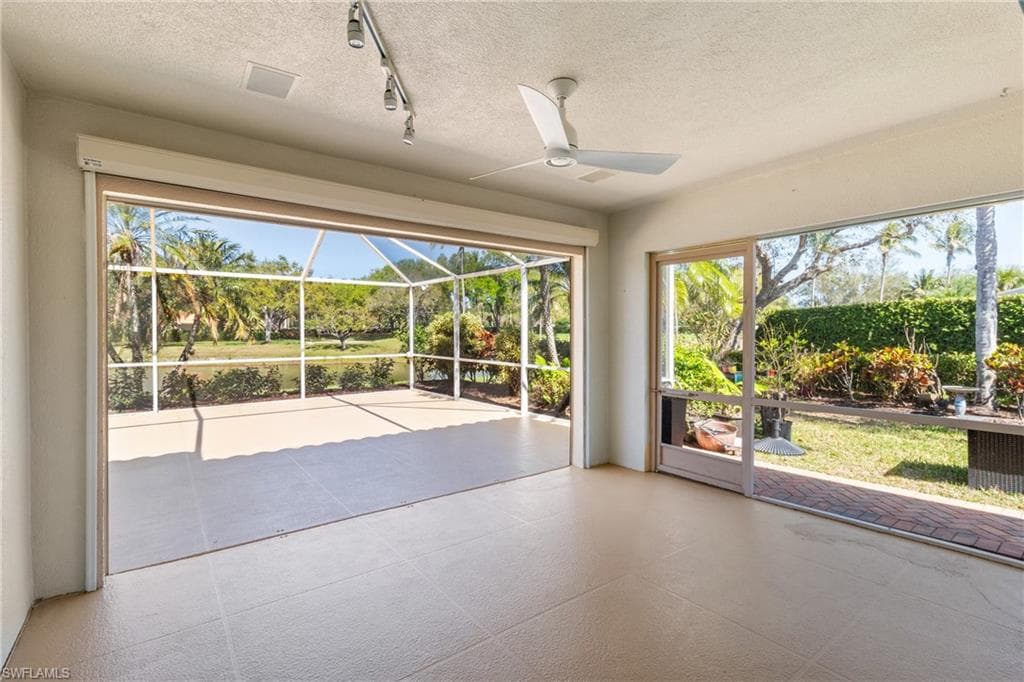 5065 Ventura Ct, Naples, FL 34109-30