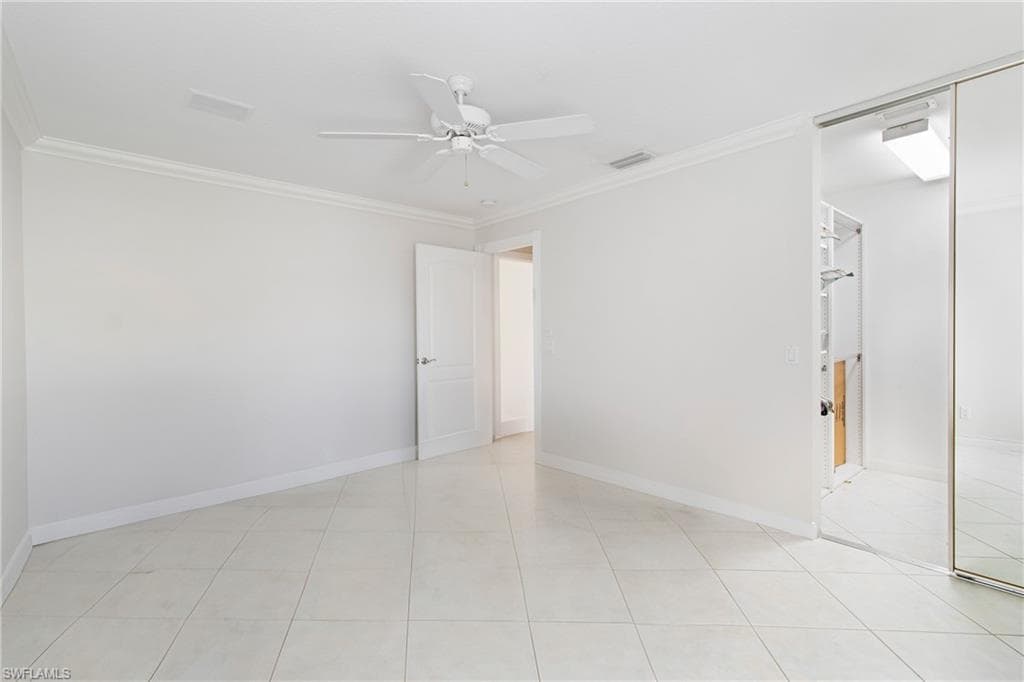 5065 Ventura Ct, Naples, FL 34109-37